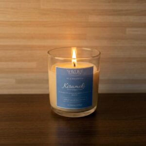 vela aromática con mensaje oculto